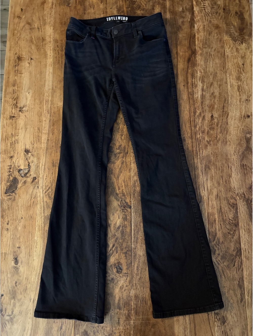 Idyllwind Black Flared Jeans Size 6/34 with Studded Back Pockets